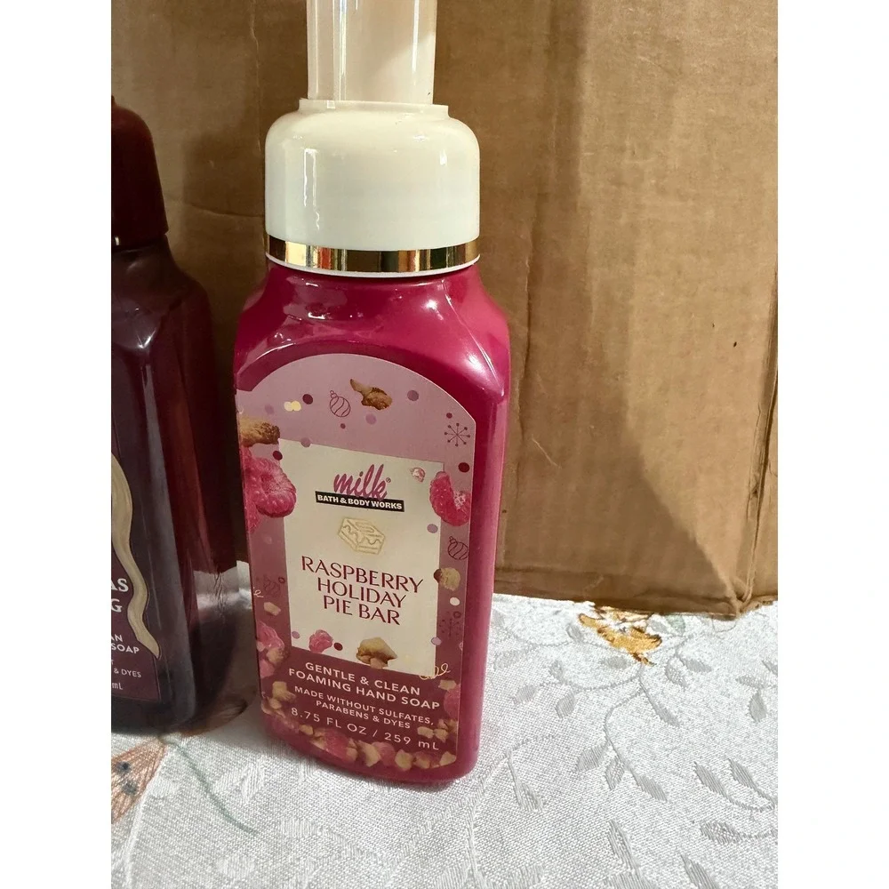 2 Bath & Body Works Bright Christmas Morning Raspberry Holiday Pie Hand Soap Set